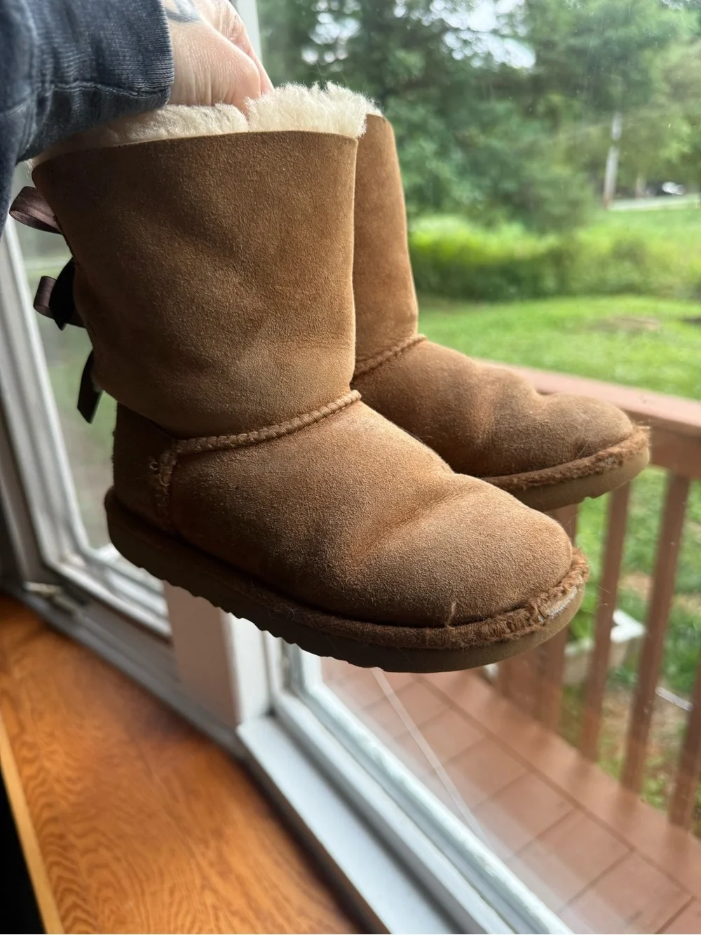 Girls Bailey Bow Ugg Boots Size 13C